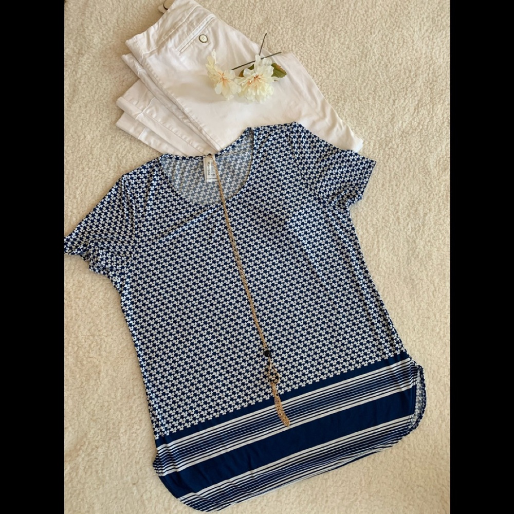 Plus Size Women Blouse, Short Sleeves, U-Neck.
